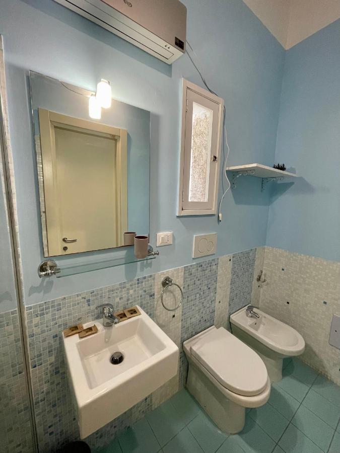 4 Balconi Rooms Paladini B&B E Appartamenti Lecce Extérieur photo