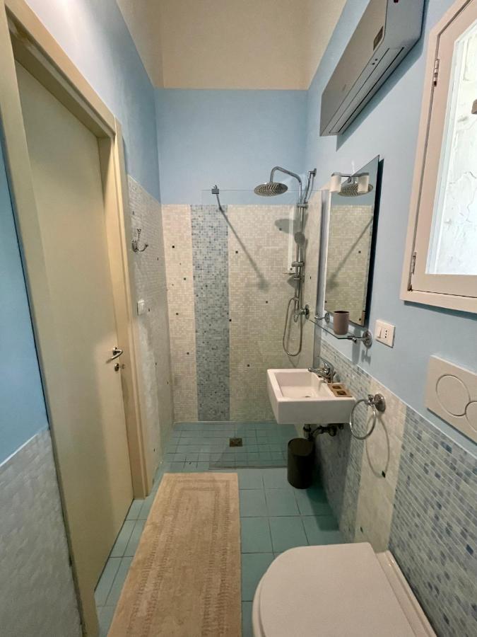 4 Balconi Rooms Paladini B&B E Appartamenti Lecce Extérieur photo