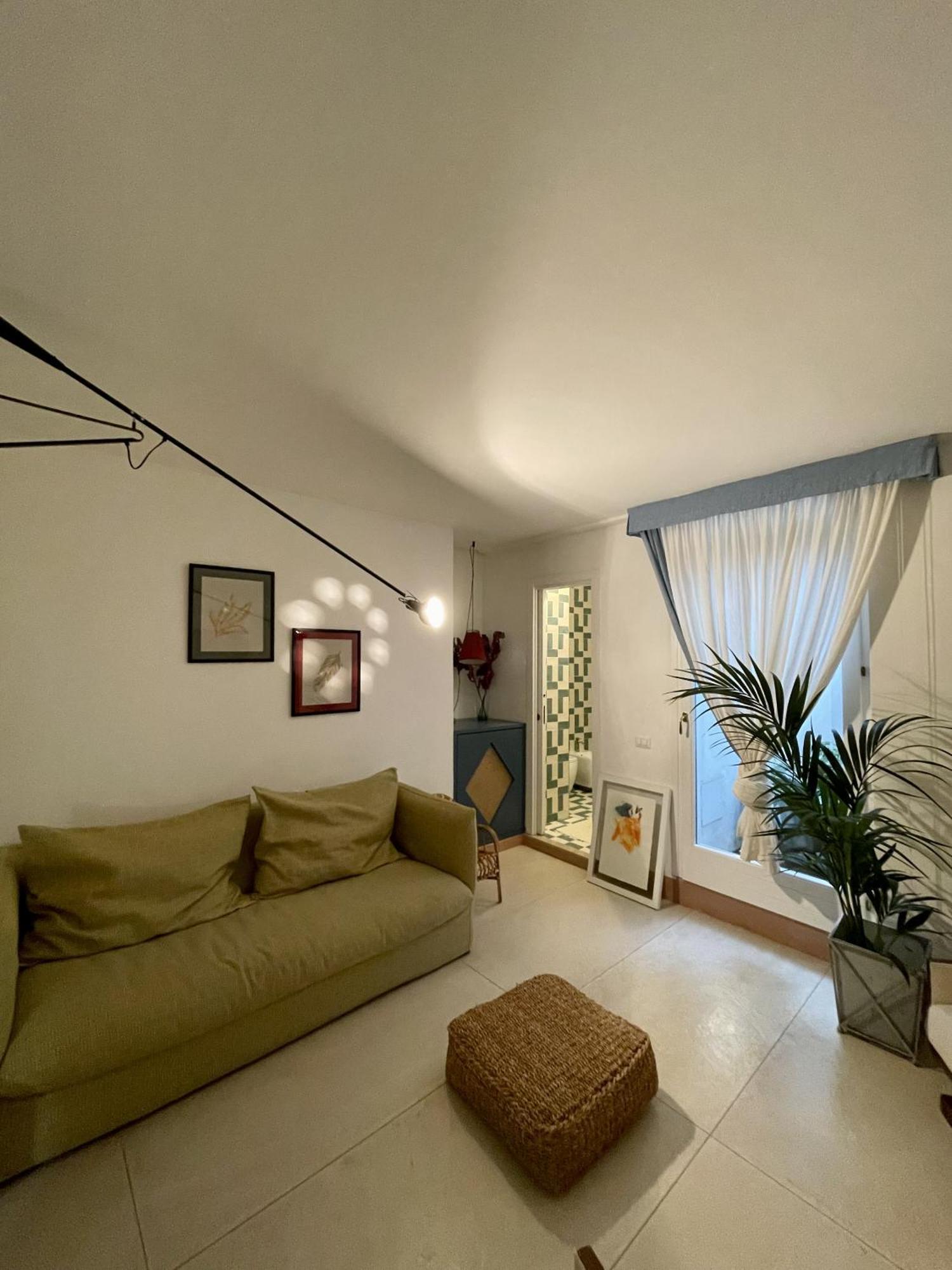 4 Balconi Rooms Paladini B&B E Appartamenti Lecce Extérieur photo