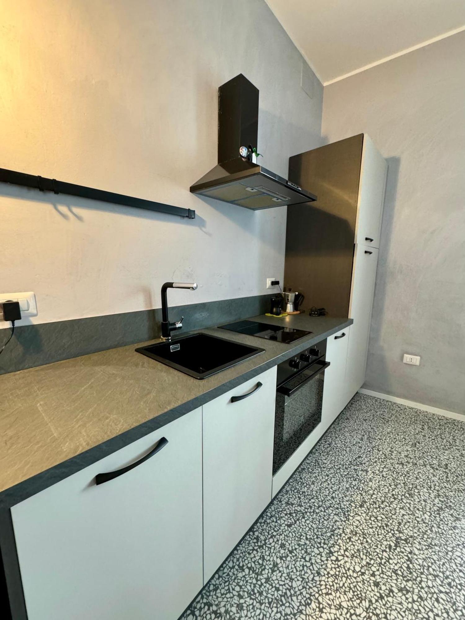 4 Balconi Rooms Paladini B&B E Appartamenti Lecce Extérieur photo