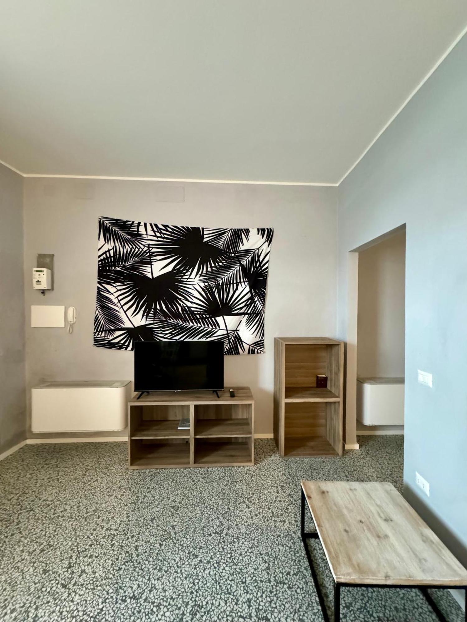 4 Balconi Rooms Paladini B&B E Appartamenti Lecce Extérieur photo